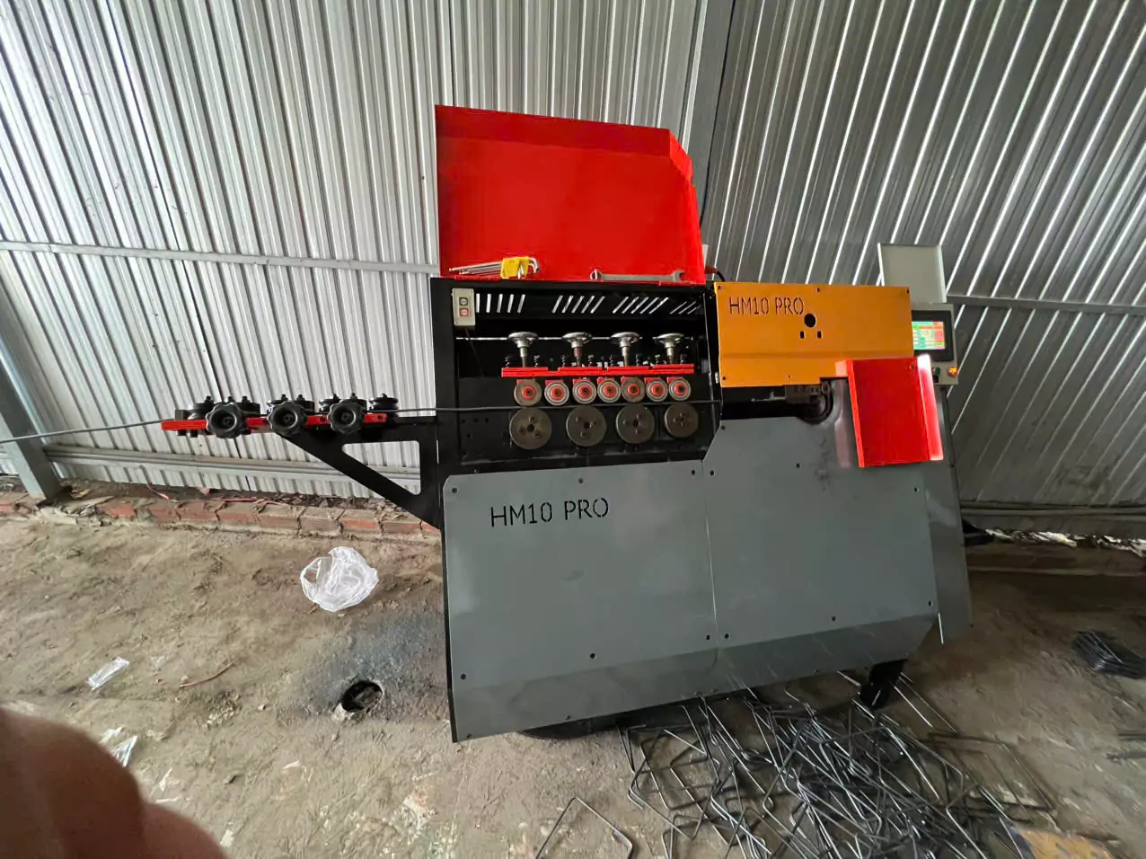 M&aacute;y bẻ đai tự HM10 PRO &ndash; Thiết bị cơ kh&iacute; x&acirc;y dựng hiện đại